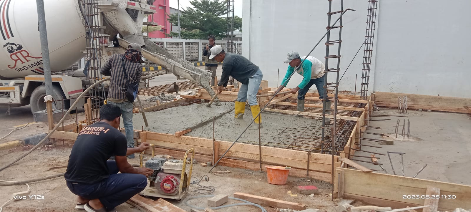 PORTOFOLIO Proses Pengecoran Beton Ready Mix Di Jakarta - PT Artha Kontraktor