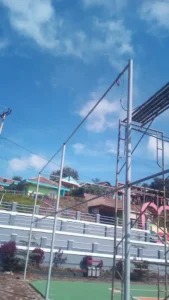 Jasa bangun lapangan mini soccer Cianjur harga borongan dengan rumput sintetis berkualitas, desain profesional, pengerjaan cepat, dan bergaransi.